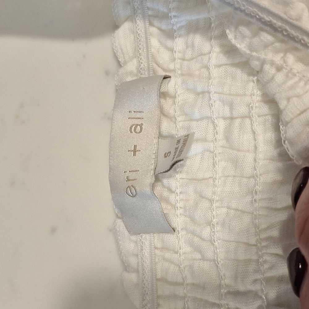 White Eyelet Ruffle Strap Top Size Small - Picture 2 of 3